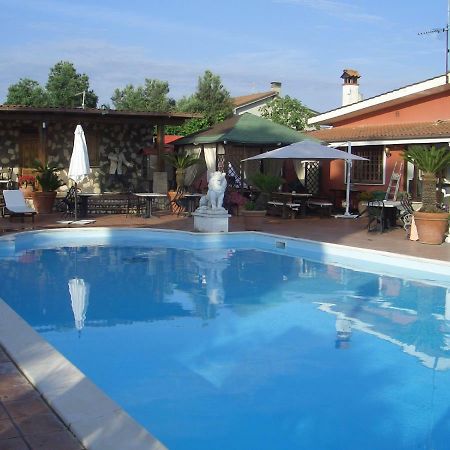 Chalet L Oasi Di Ambra 8 Posti Letto Con Uso Piscina Ardea Extérieur photo
