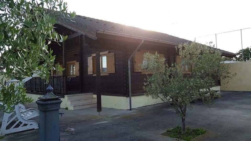 Chalet L Oasi Di Ambra 8 Posti Letto Con Uso Piscina Ardea Extérieur photo