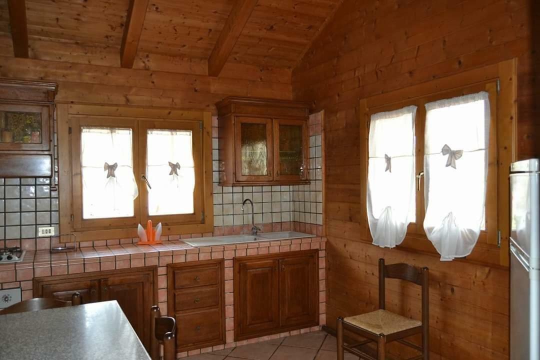 Chalet L Oasi Di Ambra 8 Posti Letto Con Uso Piscina Ardea Extérieur photo