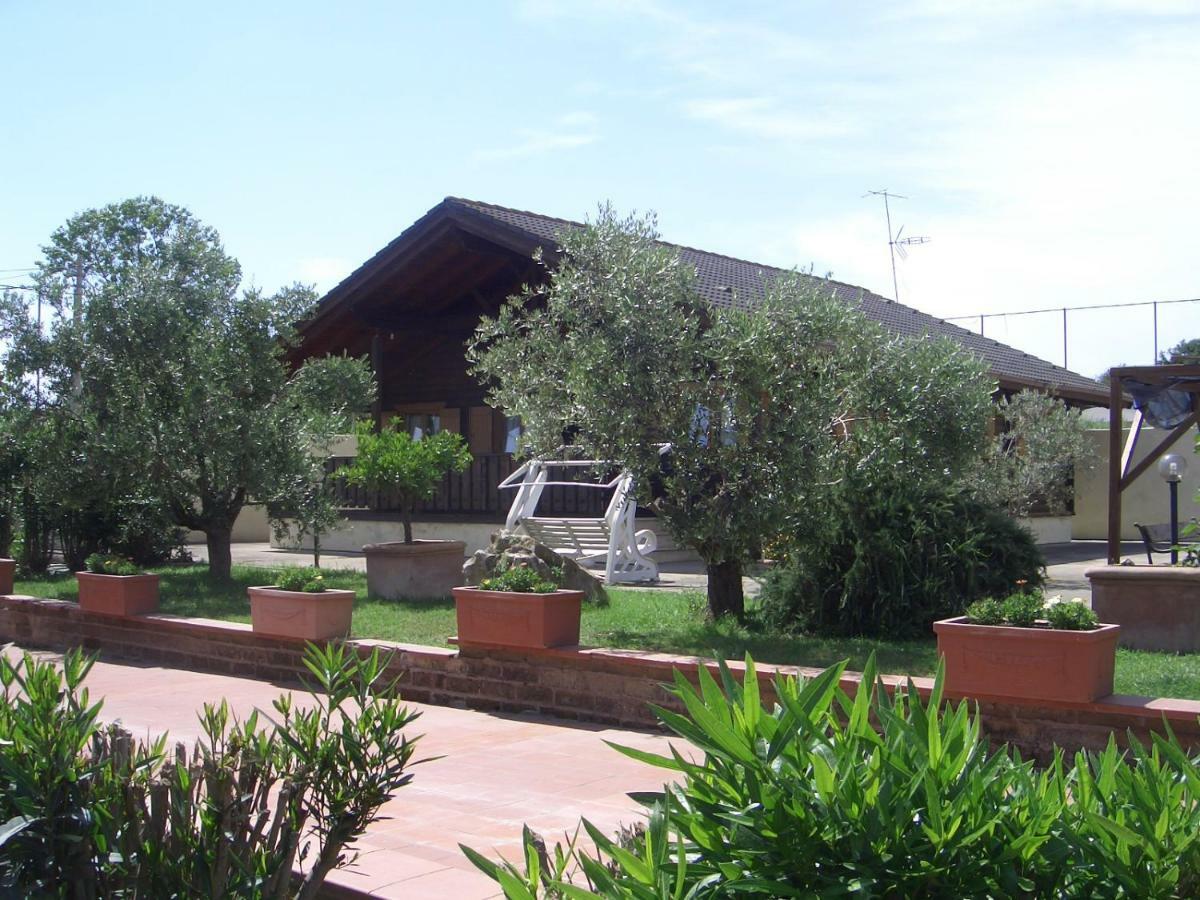 Chalet L Oasi Di Ambra 8 Posti Letto Con Uso Piscina Ardea Extérieur photo