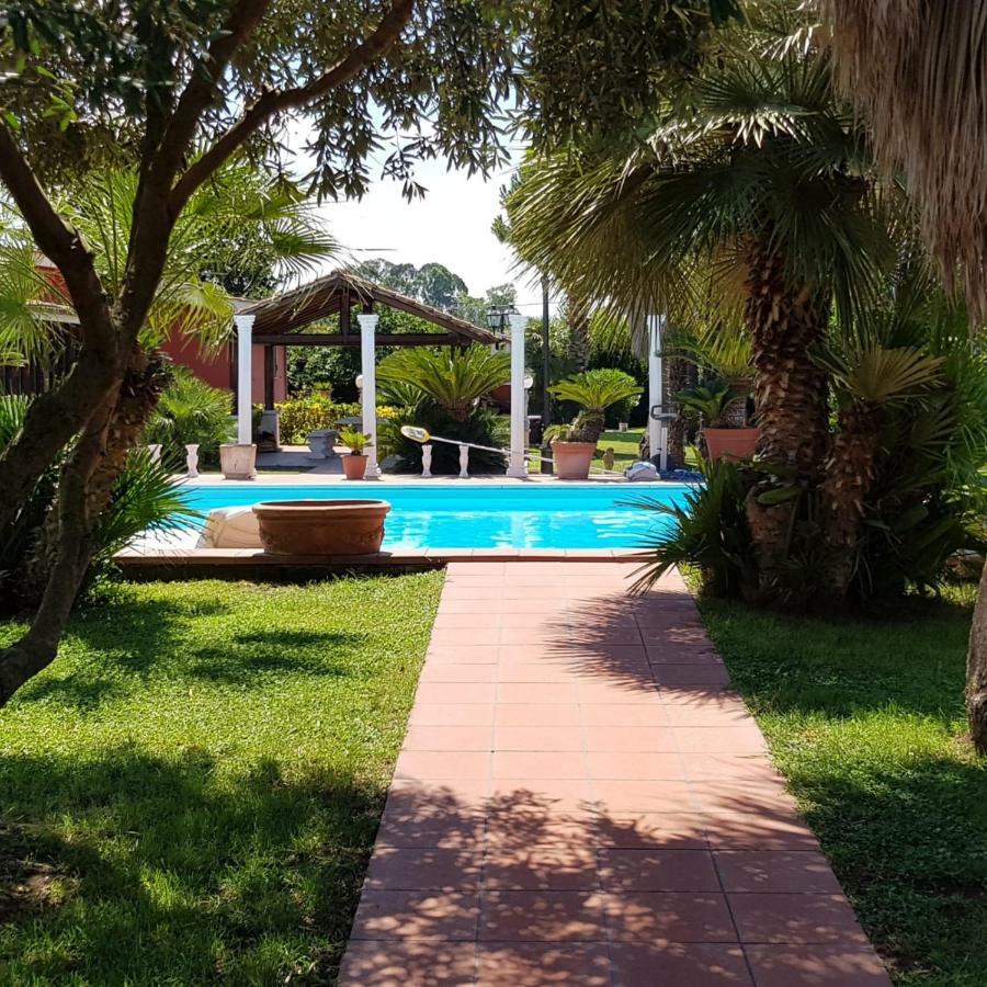 Chalet L Oasi Di Ambra 8 Posti Letto Con Uso Piscina Ardea Extérieur photo