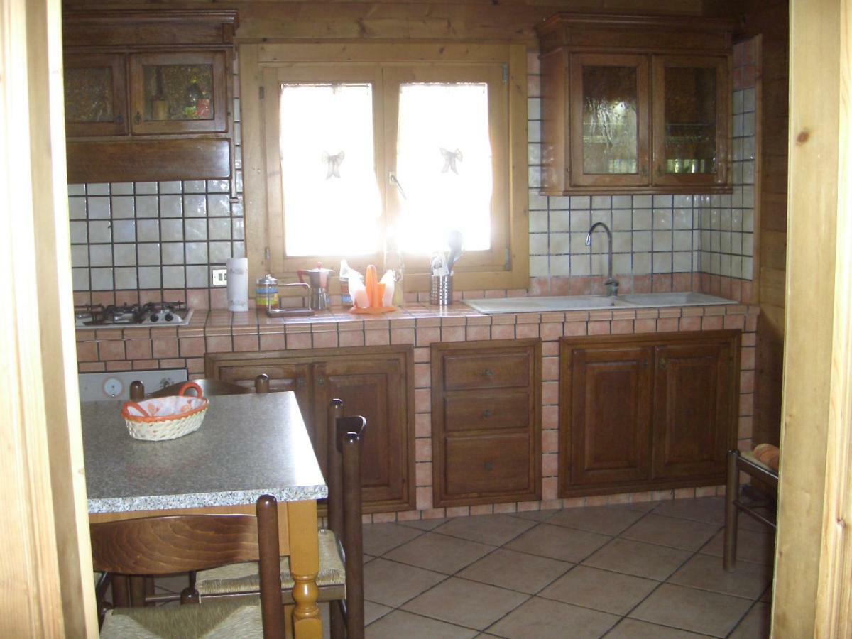 Chalet L Oasi Di Ambra 8 Posti Letto Con Uso Piscina Ardea Extérieur photo
