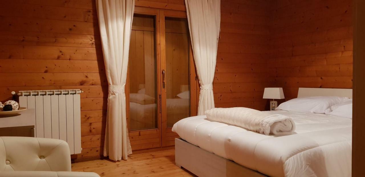 Chalet L Oasi Di Ambra 8 Posti Letto Con Uso Piscina Ardea Extérieur photo