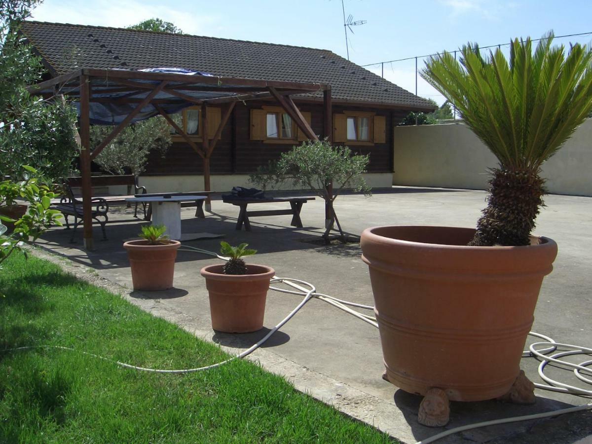 Chalet L Oasi Di Ambra 8 Posti Letto Con Uso Piscina Ardea Extérieur photo